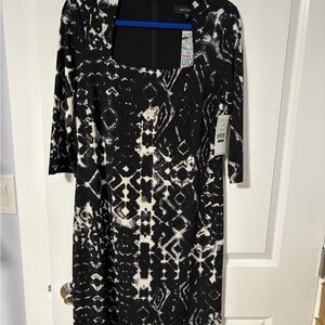 Karen Kane Monochrome Abstract 3/4 Sleeve Dress with zipper and fully lined